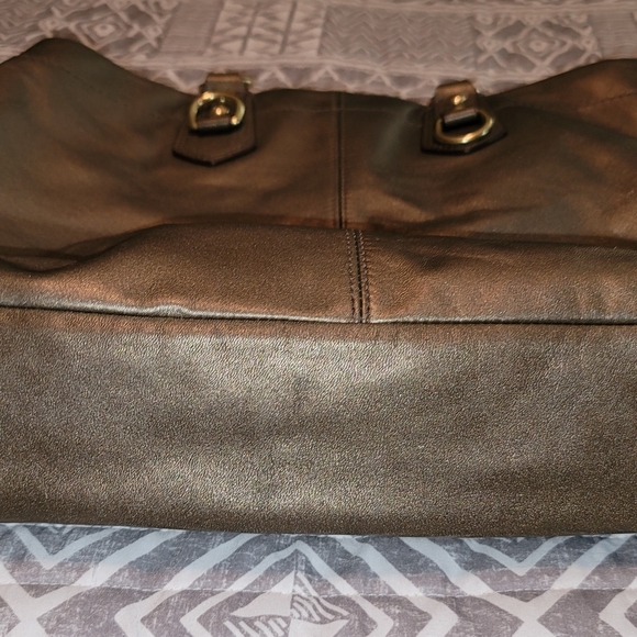 Vintage Coach Ashley in Dark Gold - Picture 6 of 13
